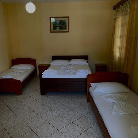 Ava'S Guesthouse Ksamil Extérieur photo