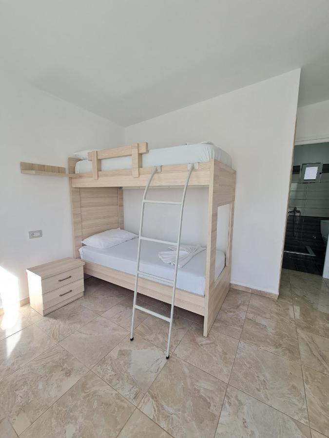 Ava'S Guesthouse Ksamil Extérieur photo