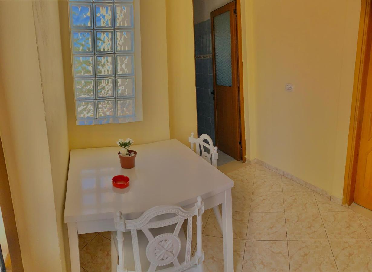 Ava'S Guesthouse Ksamil Extérieur photo