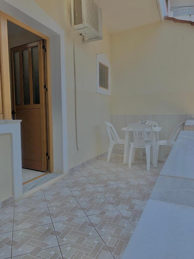 Ava'S Guesthouse Ksamil Extérieur photo
